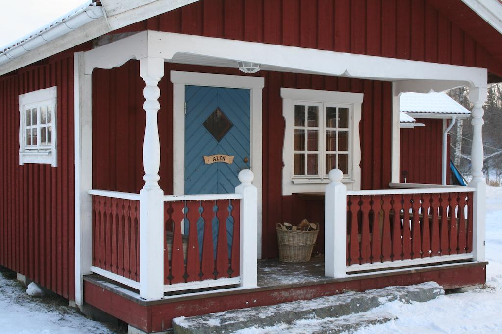 Villa Ratt O Roder Stugby & Konferens Djuras Exterior foto